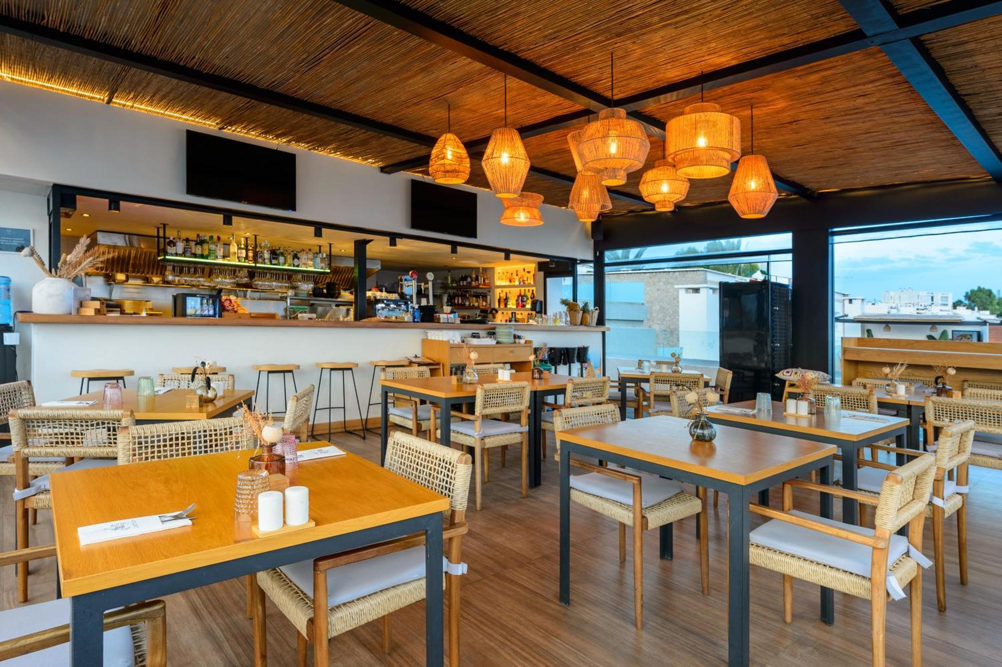 Cenit&apts. Sol Y Viento Apartahotel